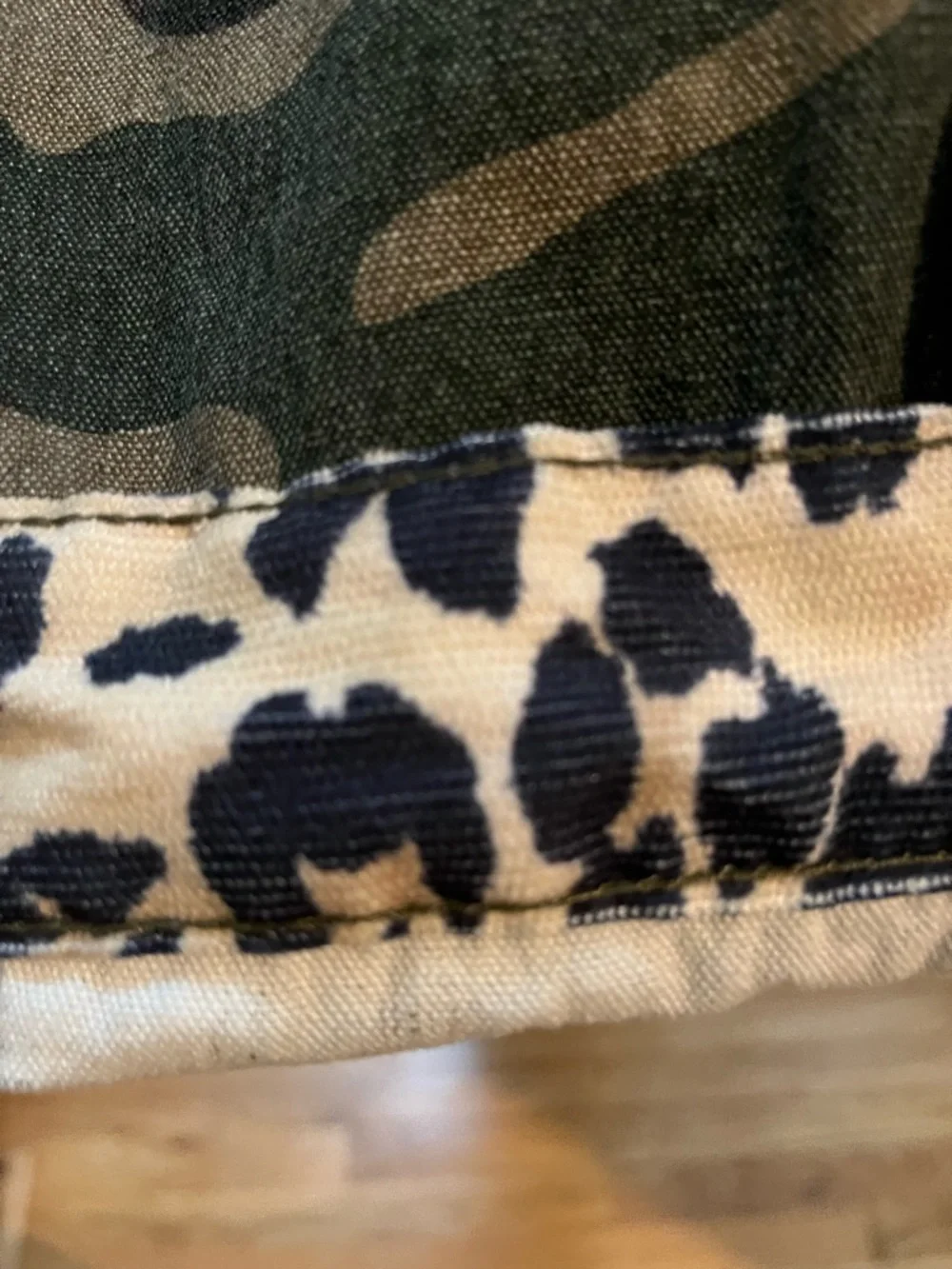 Layerz Clothing Lightweight Camo Jean Jacket with Leopard Trim, XL, NWOT - Picture 4 of 5